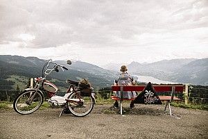Miss Red Bull Alpenbrevet 2018 : quelle sera la… mobylette la plus belle ?