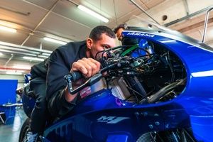 Qu&eacute; sabemos del debut de Razgatlioglu al manillar de la Yamaha V4 en Arag&oacute;n