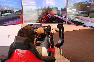 Hamilton Ungkap Alasan Jarang Gunakan Simulator