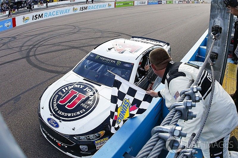 NASCAR Cup Series: Harvick tegaskan dominasi di Phoenix