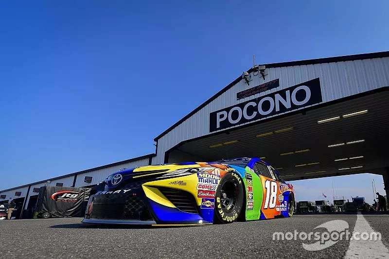 Kyle Busch, Joe Gibbs Racing, Toyota Camry M&M's Caramel