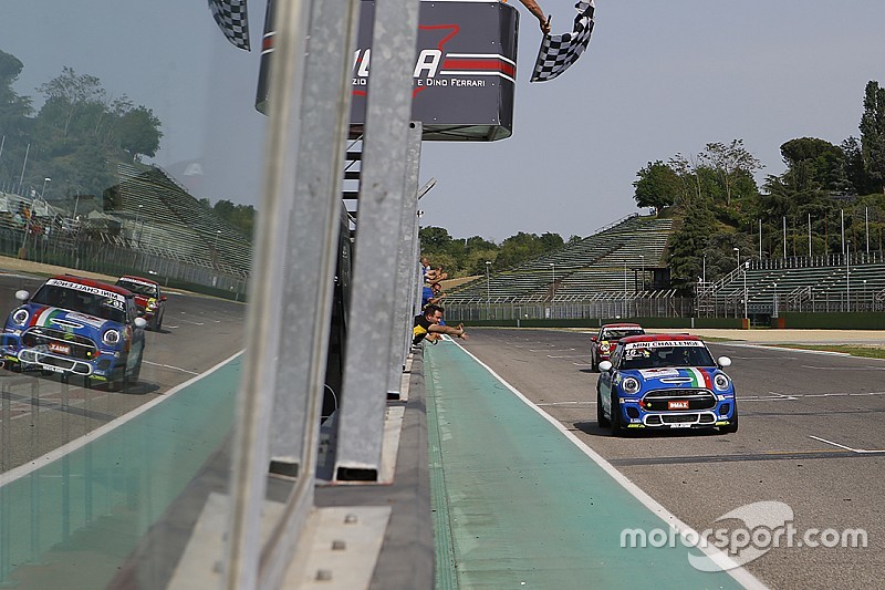 MINI Challenge: Sandrucci e Torelli aprono il 2018 ad Imola