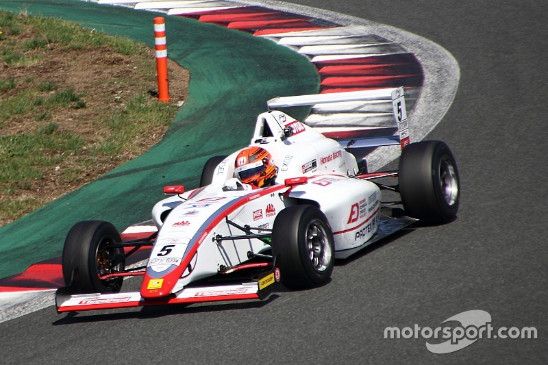 FIA-F4第4戦富士:角田裕毅、激戦を制し3戦連続ポール・トゥ・ウィン