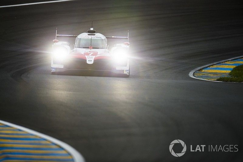 Toyota на 4 секунды опередила частников LMP1 на разминке