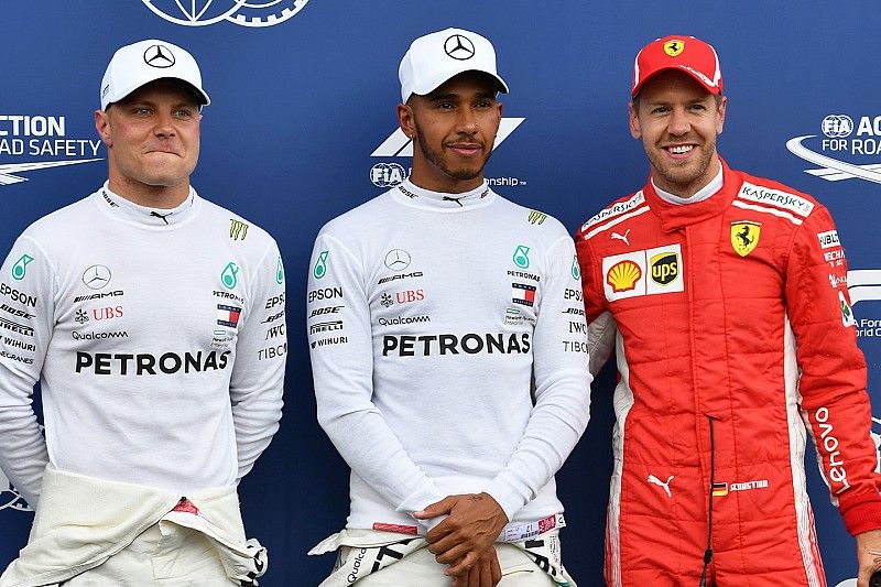 Polesitter Lewis Hamilton, Mercedes AMG F1, tweede Valtteri Bottas, Mercedes AMG F1, derde Sebastian Vettel, Ferrari