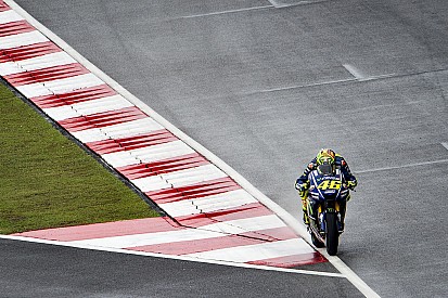 Rossi: Yamaha motosikleti yağmurda "çok tehlikeli"