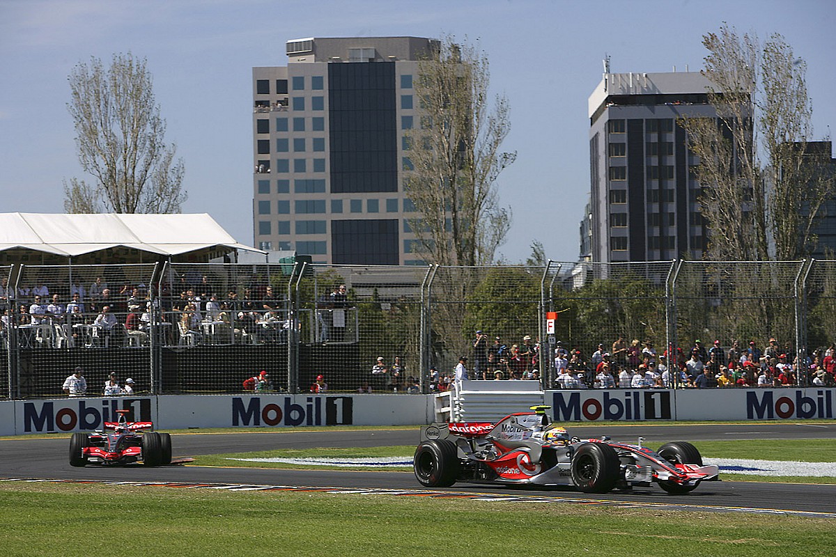 Hamilton pide a la F1 acción contra el racismo, no palabras