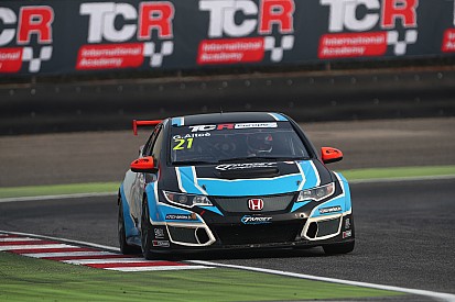 Europe Trophy, Libere 1: Giacomo Altoè precede Tarquini per un soffio