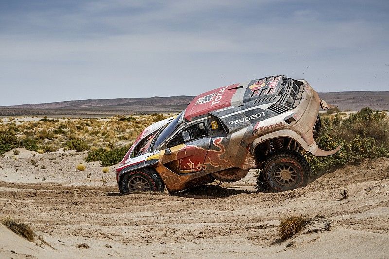 #308 Peugeot Sport Peugeot 3008 DKR: Cyril Despres, David Castera, #307 X-Raid Team Mini: Orlando Te