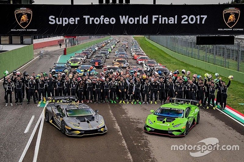 Lamborghini Super Trofeo drivers group shot