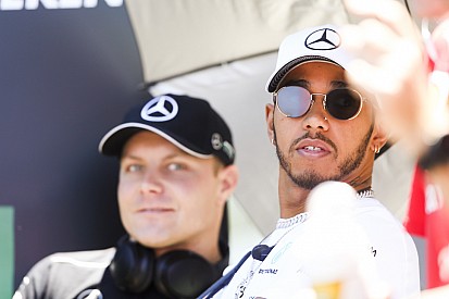 Hamilton punge Bottas: "Non so perché non sia riuscito a vincere oggi"