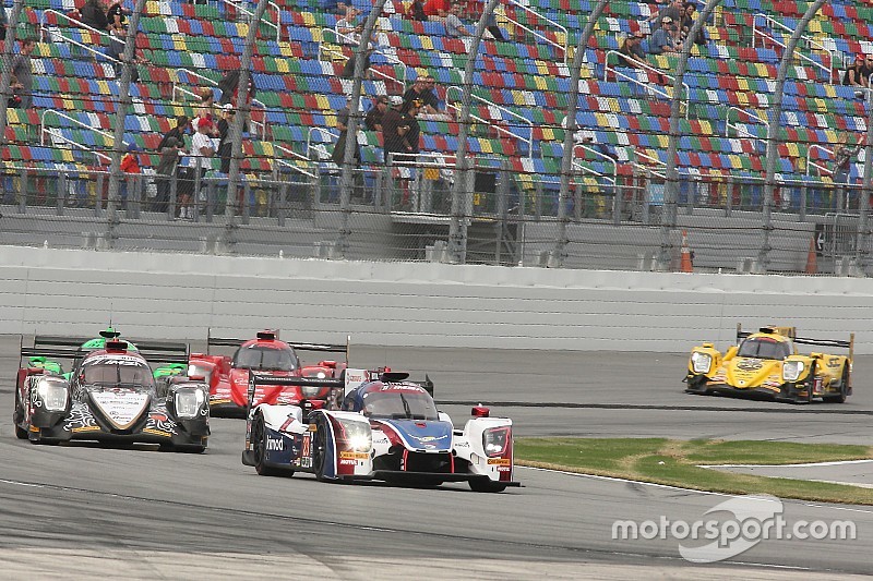 Alonso se sube al coche a tres horas del final en Daytona