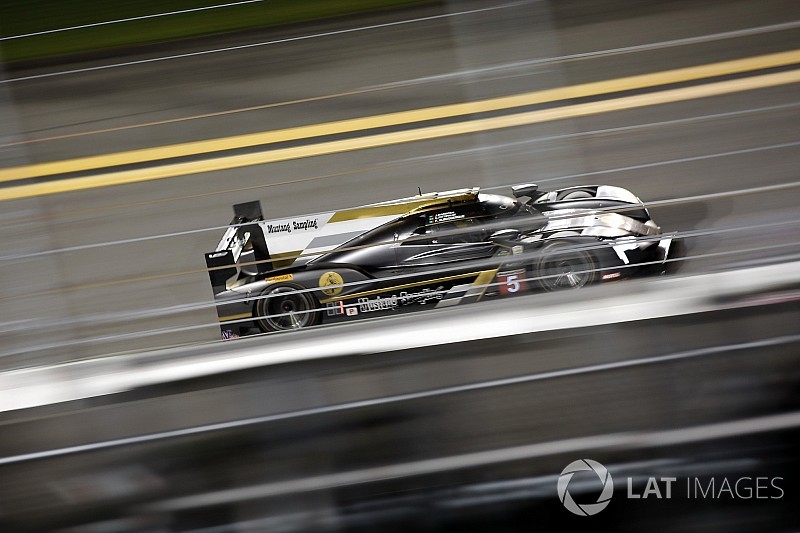 Daytona H+19 - Les deux Cadillac Action Express en démonstration