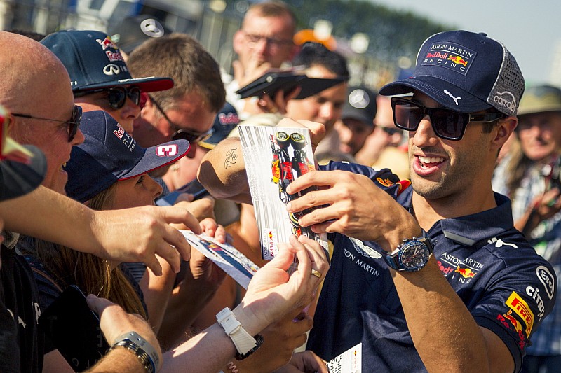 Ricciardo verwacht nog voor zomerstop nieuw contract bij Red Bull te tekenen