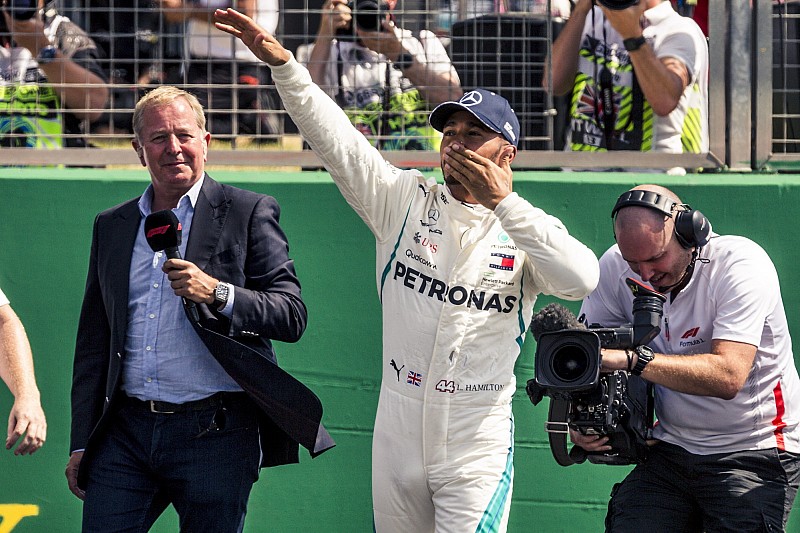 Coulthard: „Hamilton egy szinten áll Sennával”