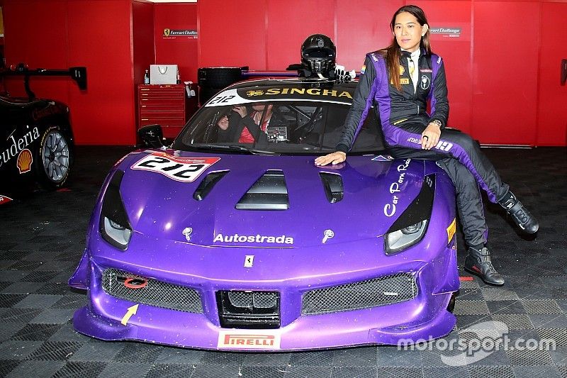 Angie King, la transgender che ha vinto nel Pirelli AM Asia Pacifico
