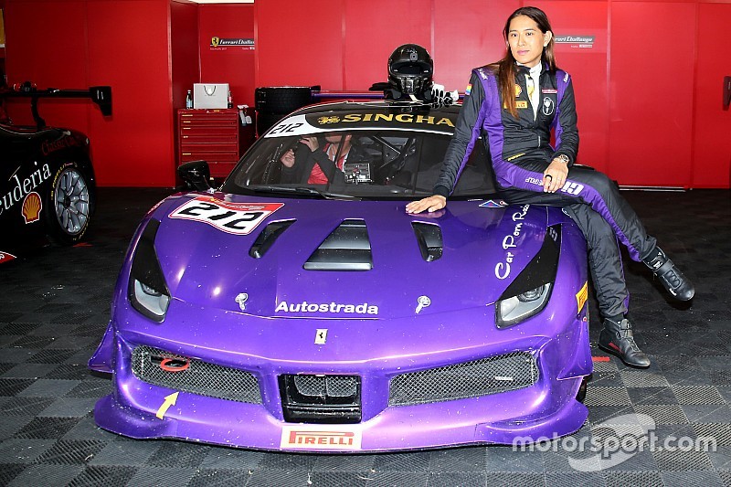 Angie King, la transgender che ha vinto nel Pirelli AM Asia Pacifico