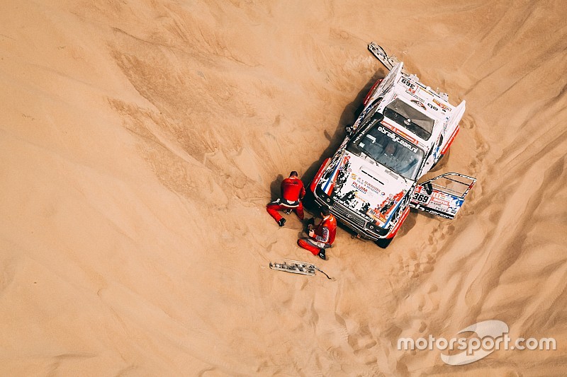 "Dakar 2018 te zwaar voor amateurs", vindt Sainz