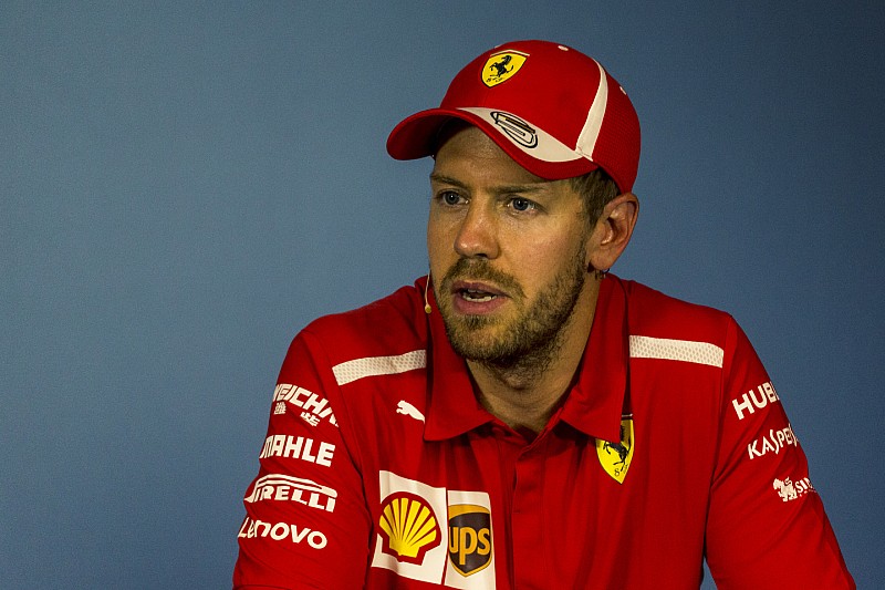 Pembalap F1 seperti dilarang membalap karena penalti - Vettel
