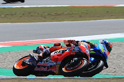 Márquez vs Rins : une touchette et un sauvetage d'anthologie !