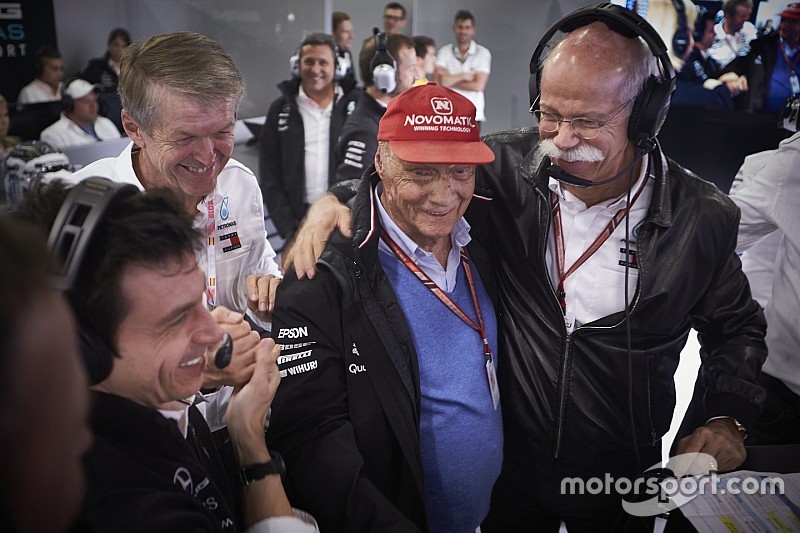 梅赛德斯:劳达是F1“不可代替”的“英雄”