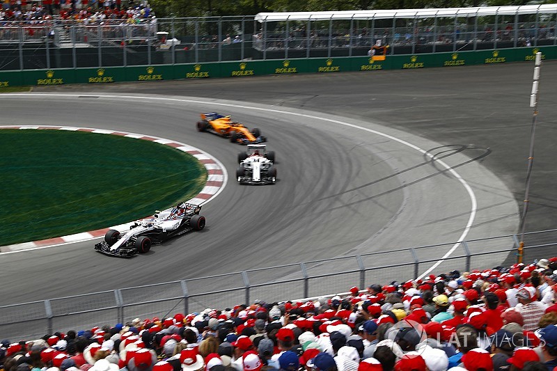 Vandoorne baalt van lekke band: "Race was al over bij de start"