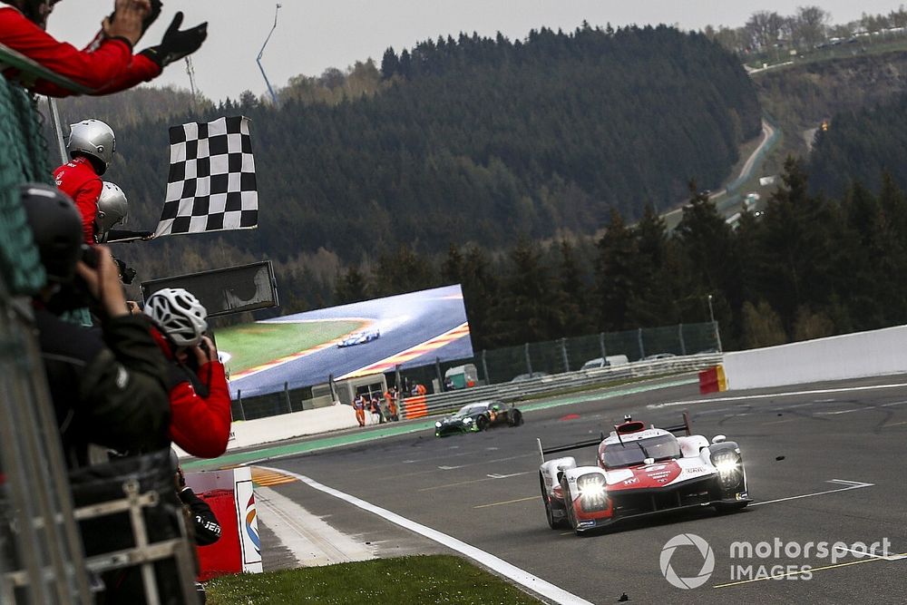 WECスパ6時間:トヨタ8号車がハイパーカーデビュー戦で優勝。7号車トヨタはコースオフに泣き3位