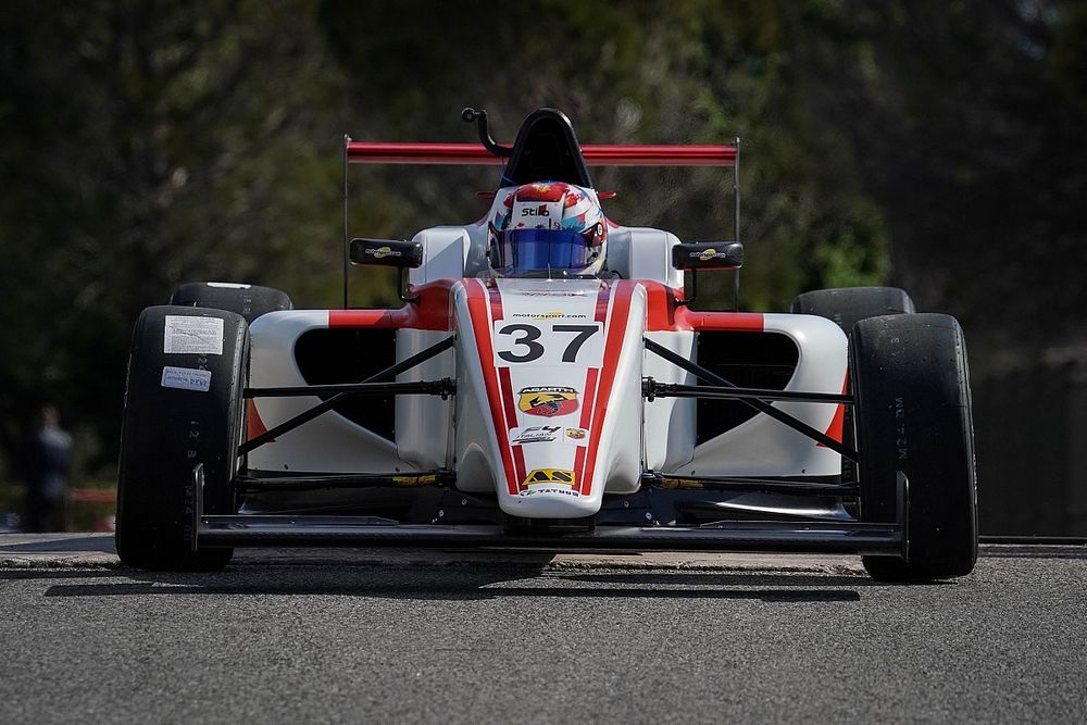 Smal, Bearman i Tramnitz na pole position
