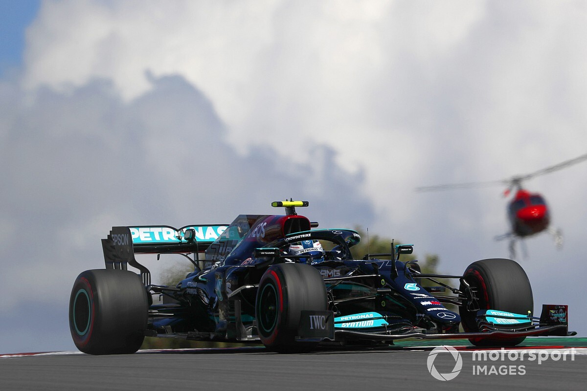 Bottas zerka na opony