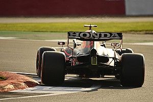 Honda wdzięczna Red Bullowi