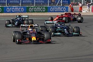 F1: Verstappen diz que "ficou realmente preocupado" depois que pneus pegaram fogo
