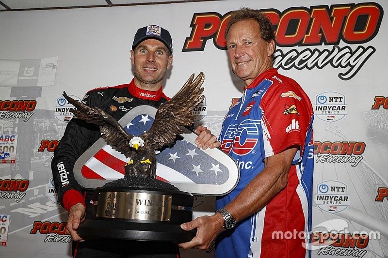 Power gana en recortada carrera en Pocono