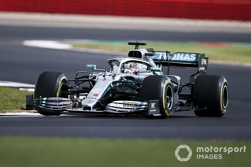 Hamilton blij met nieuwe deal: "F1 kan niet zonder Silverstone"