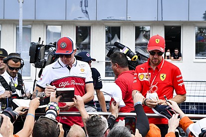 Raikkonen: Alfa'ya "yaptığım şeylerden sızlanırsanız" "burada kalmam" dedim
