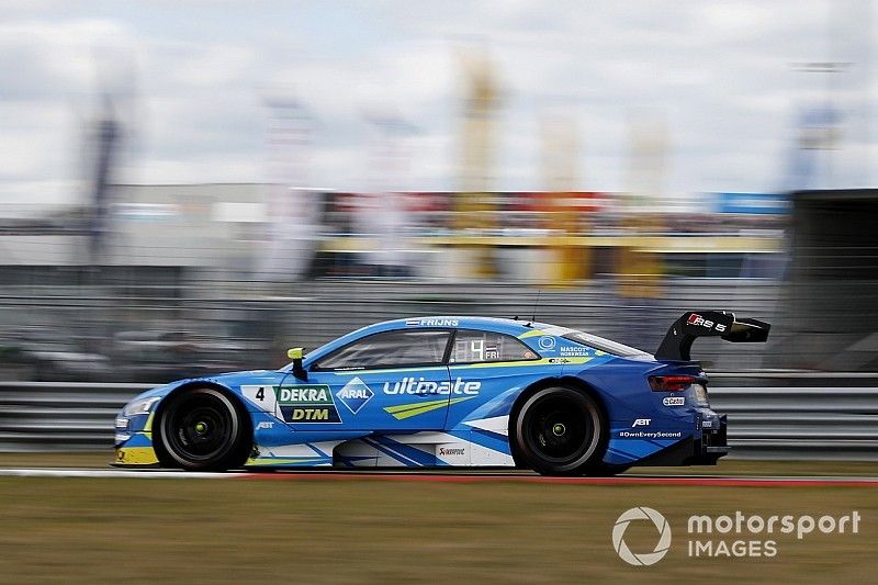 Frijns svetta prima della pioggia nelle Libere di Brands Hatch