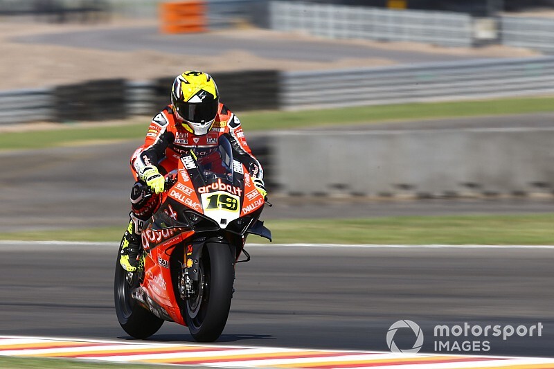 Argentina WSBK: Bautista snatches pole from van der Mark