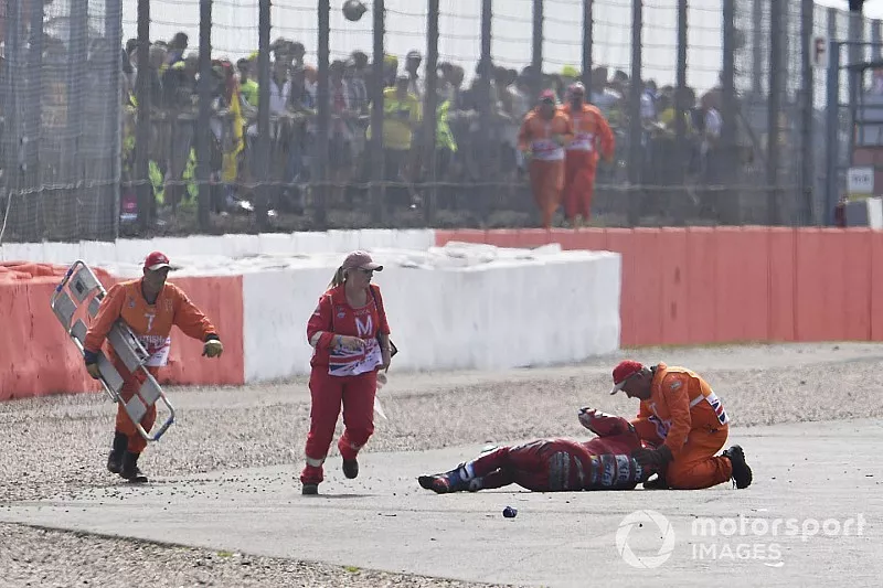 Andrea Dovizioso, Ducati Team, dopo l'incidente