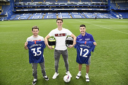 Viñales y Crutchlow visitan al Chelsea
