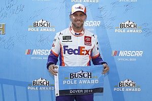 Denny Hamlin edges Kyle Larson for Dover pole