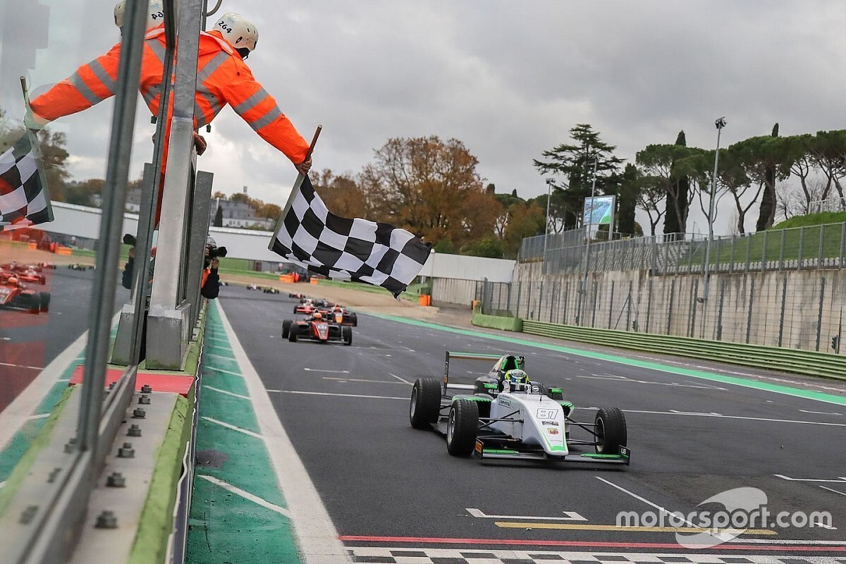 Formula 4, Vallellunga, Gara 1: Bearman vince davanti a Pizzi