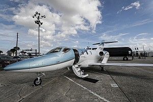 Ферстаппен купил бизнес-джет у босса Virgin Брэнсона