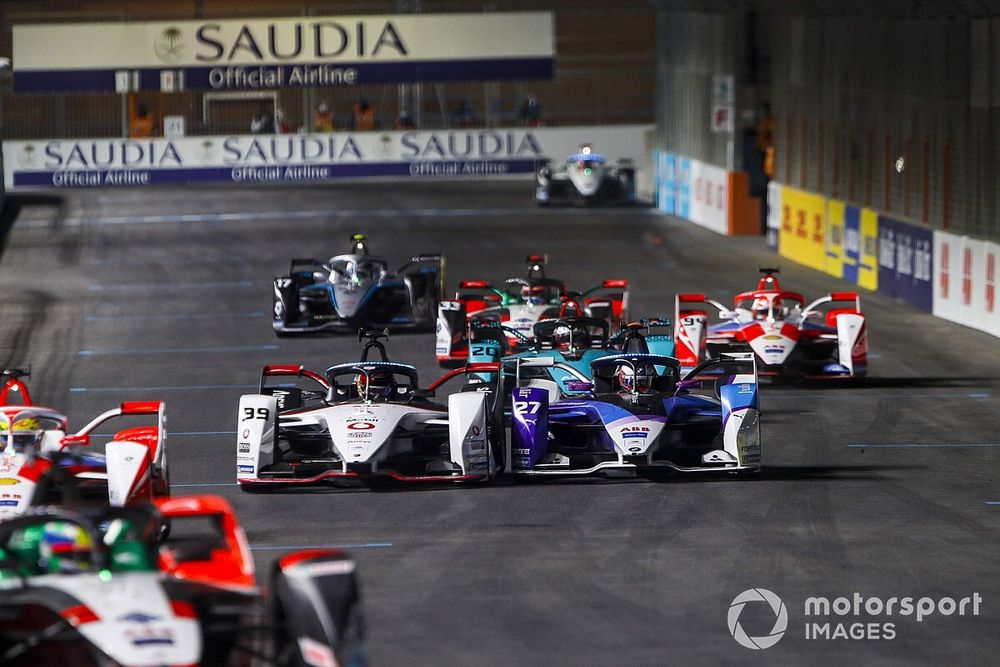 Wehrlein Sebut Insiden dengan Dennis Biasa Terjadi