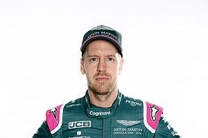 Aston Martin, AMR21'i "kariyerinin zirvesindeki" Vettel için uyarlıyor