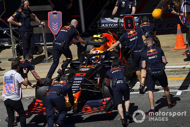 Red Bull поменяла шасси Гасли в ночь с пятницы на субботу