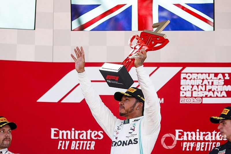 Podio: ganador de la carrera Lewis Hamilton, Mercedes AMG F1 celebra