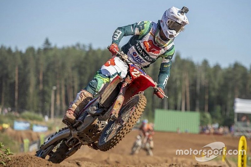 MXGP Letland: Gajser claimt zege na tiebreak, Cairoli valt hard