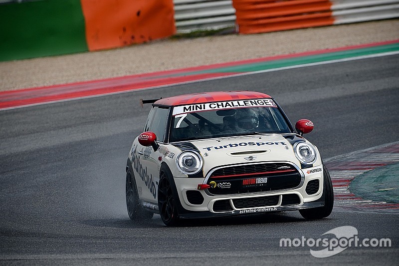 MINI Challenge: Tramontozzi domina a Misano Gara 1 dalla ripartenza della Safety car