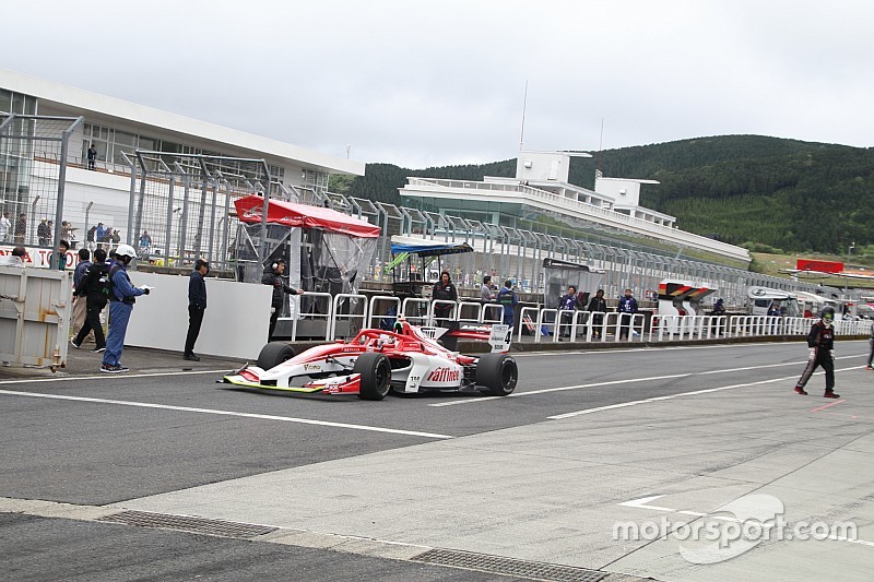 第2戦オートポリス|前代未聞の大珍事。予選正式結果が出ずに決勝スタート進行へ