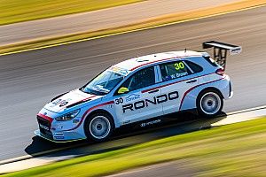 Sydney TCR: Brown beats O'Keeffe to Race 2 win