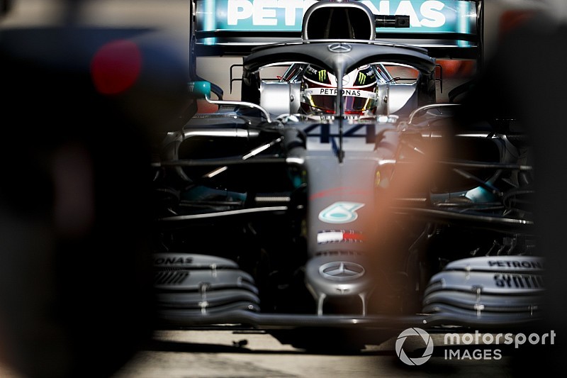 Hamilton è stato penalizzato per aver bloccato Raikkonen: partirà quinto